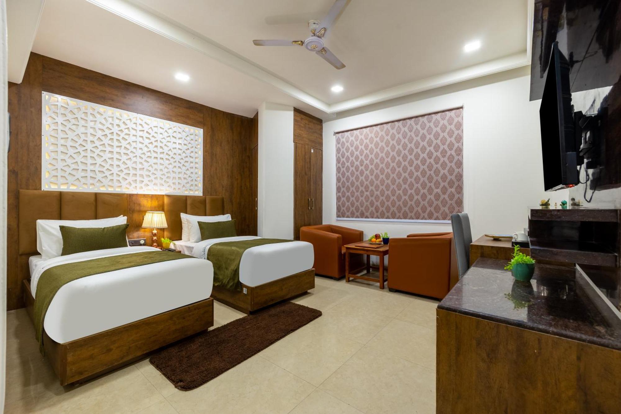 Twin Room,1743681251:JPEG