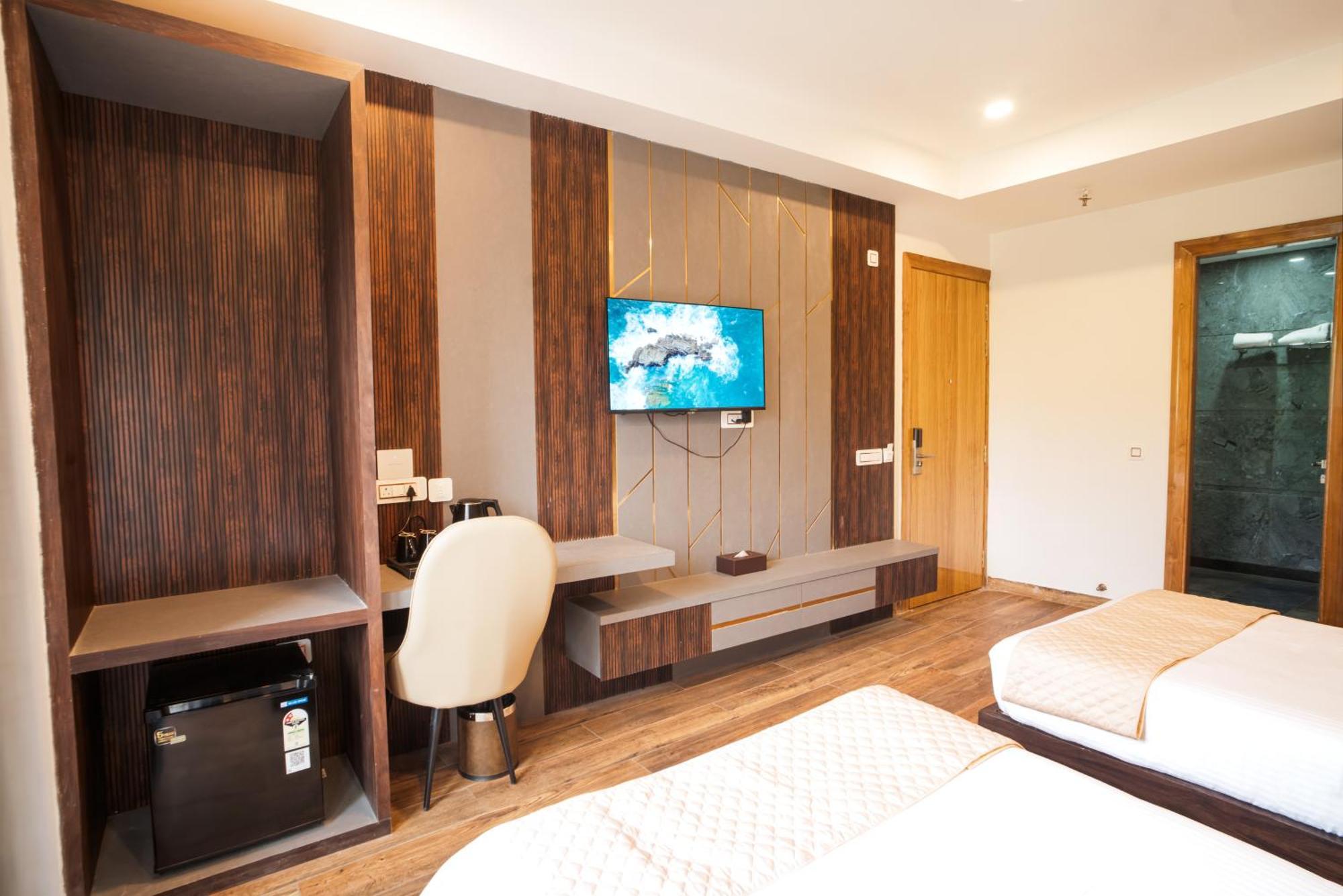 Deluxe Double or Twin Room