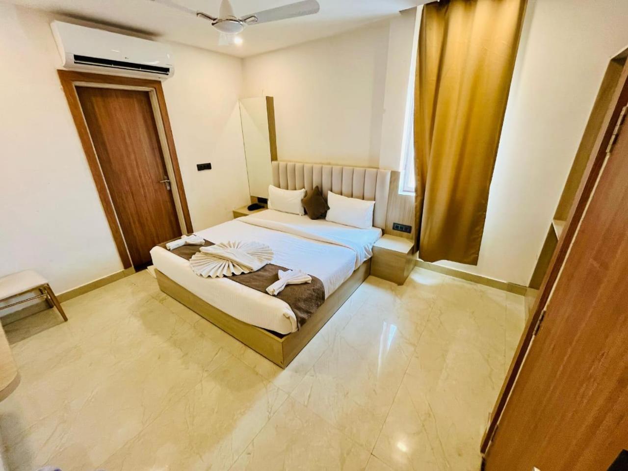 Deluxe Room,1743715780:JPEG
