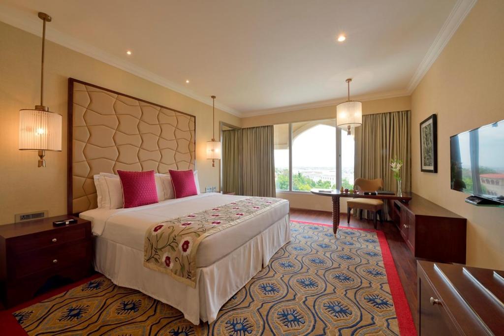Deluxe Double Room with City View