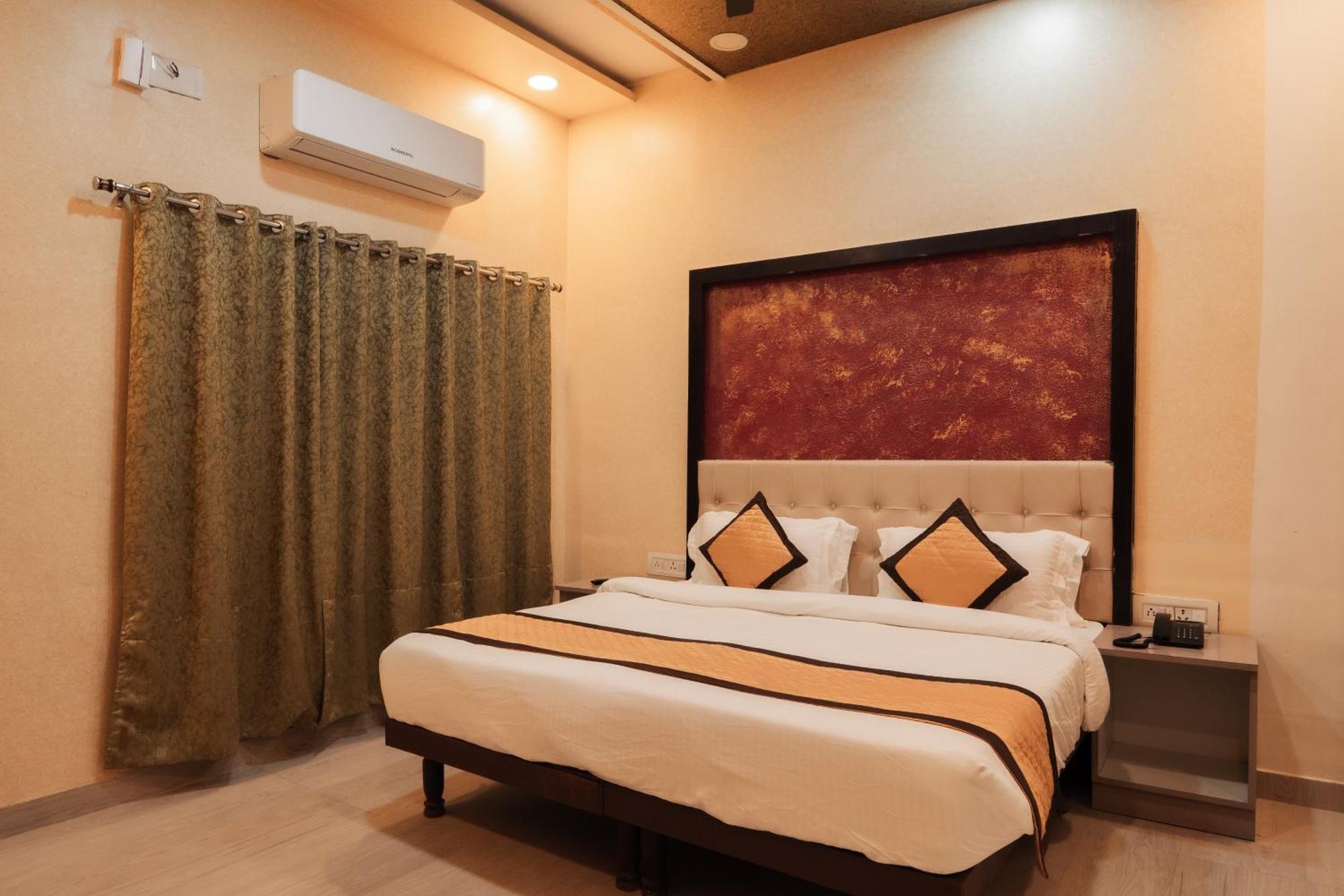 Double Room with Pool View