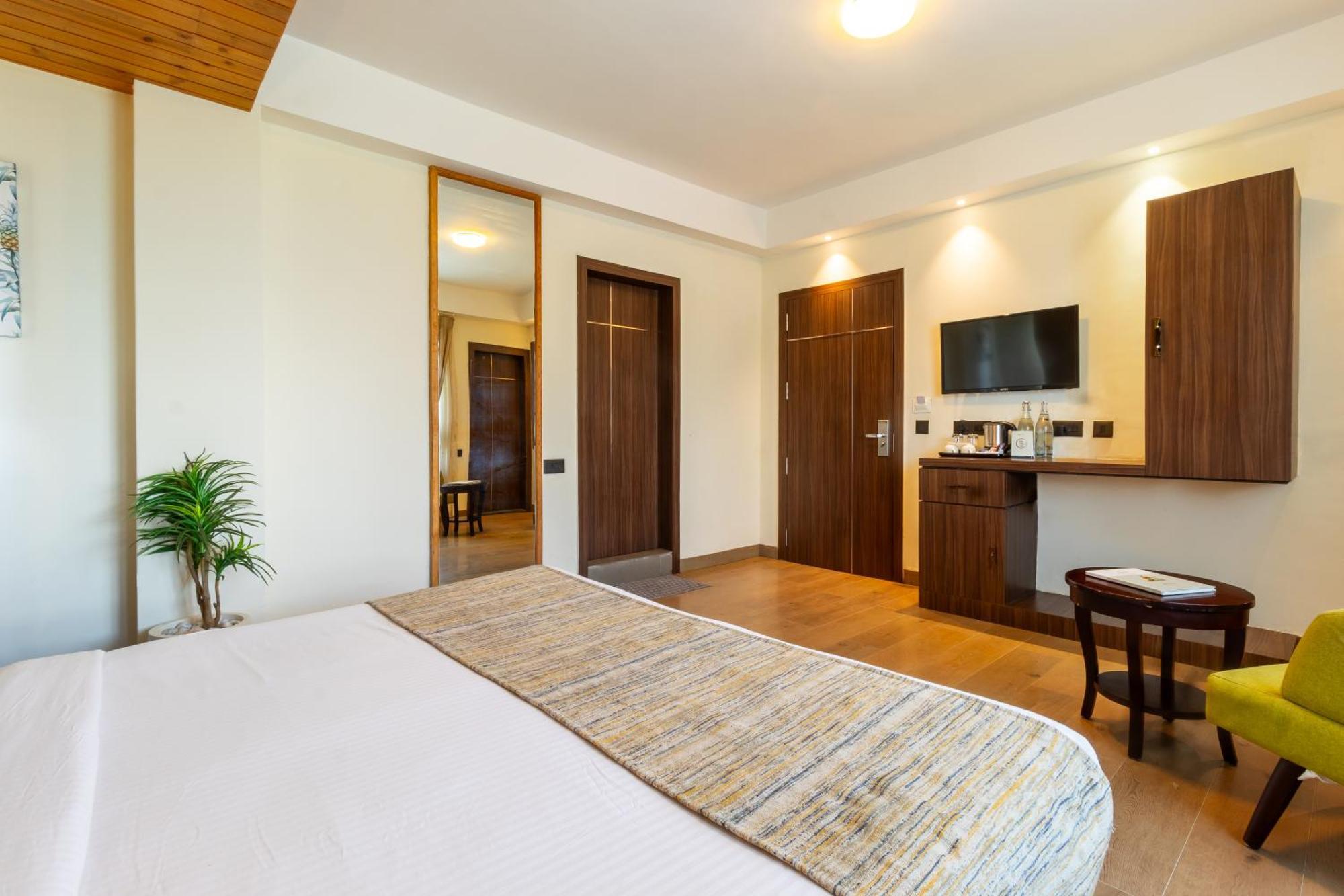Double Room Mountain View