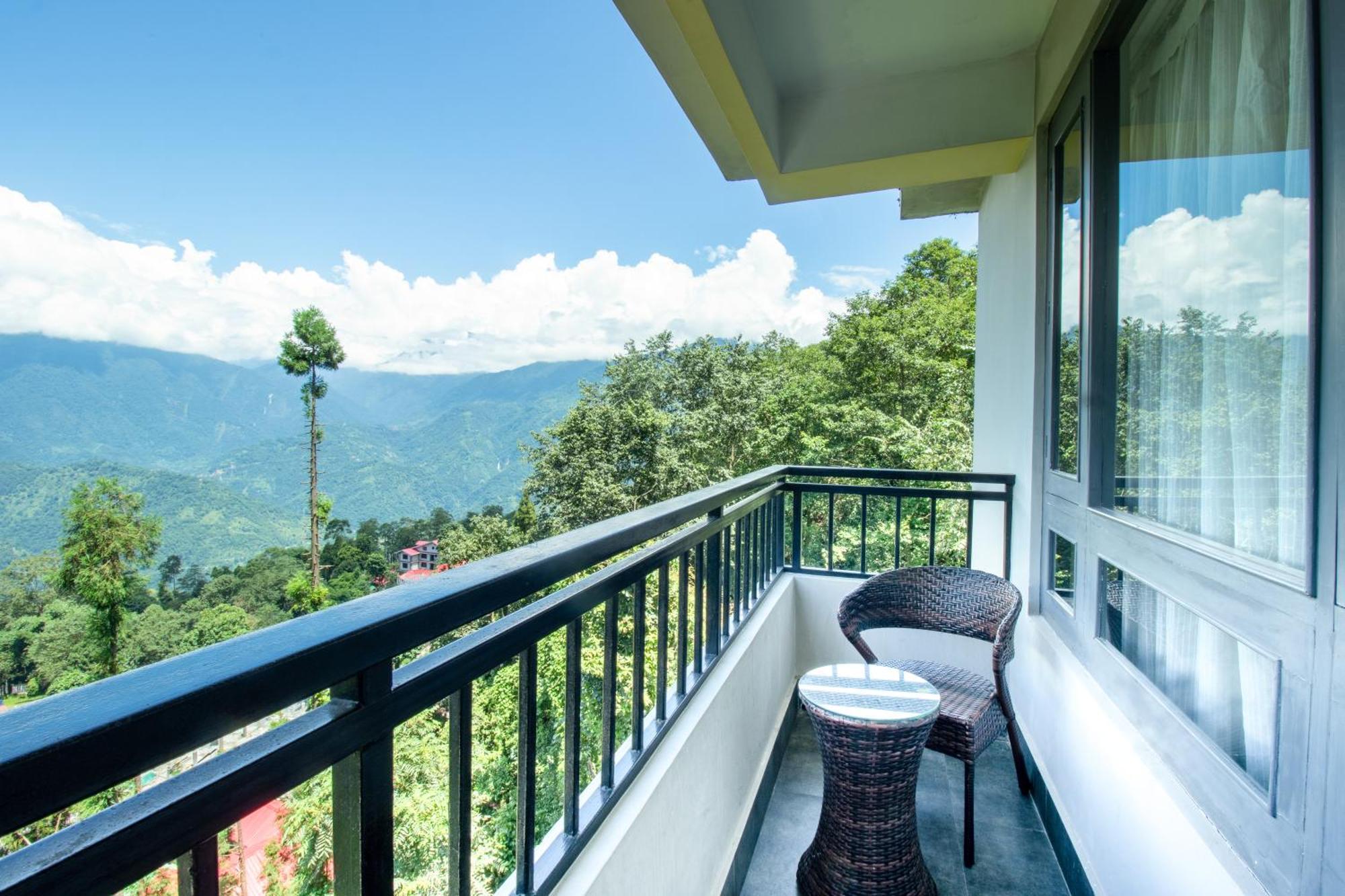 Double Room Mountain View
