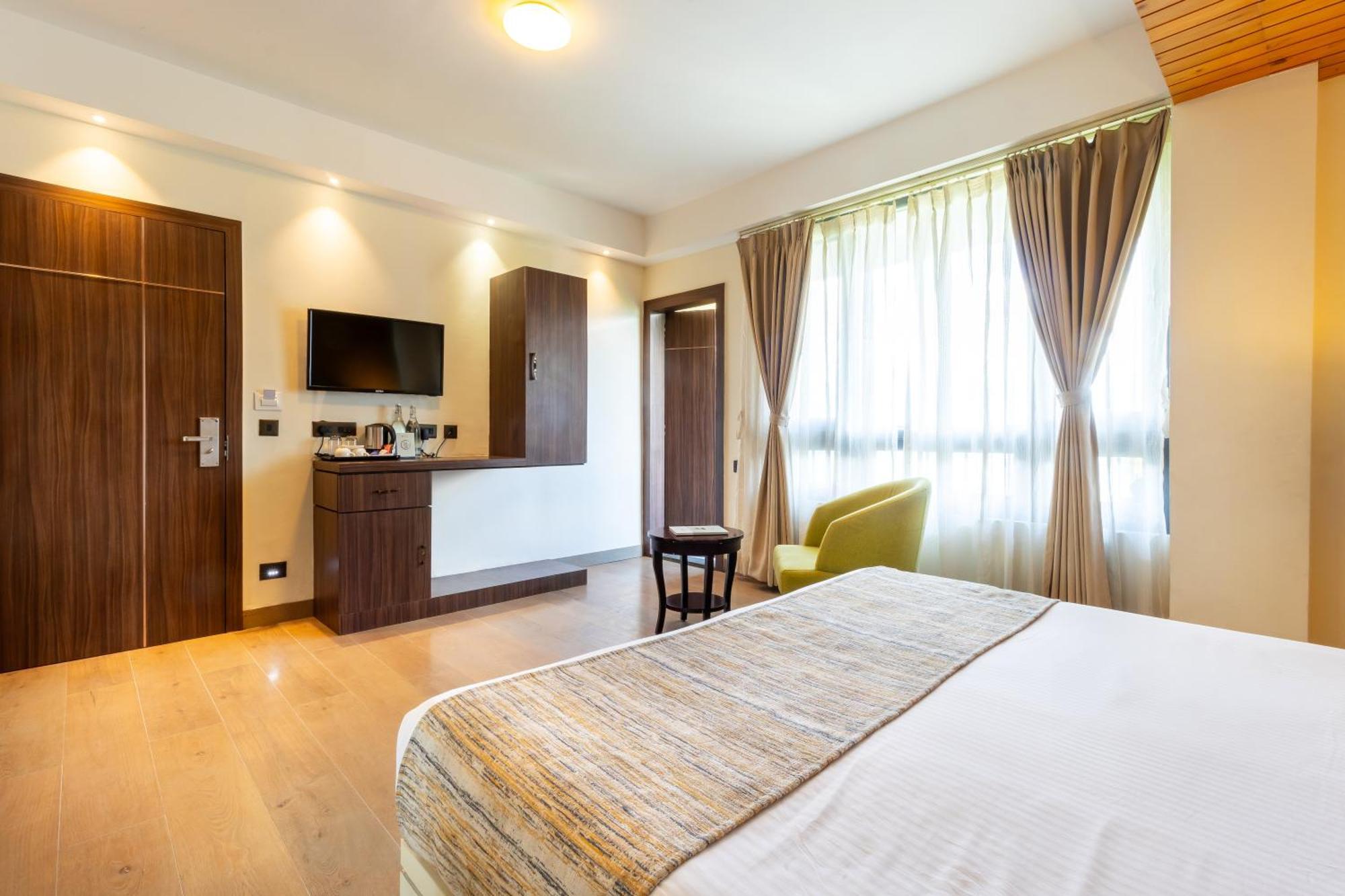 Double Room Mountain View