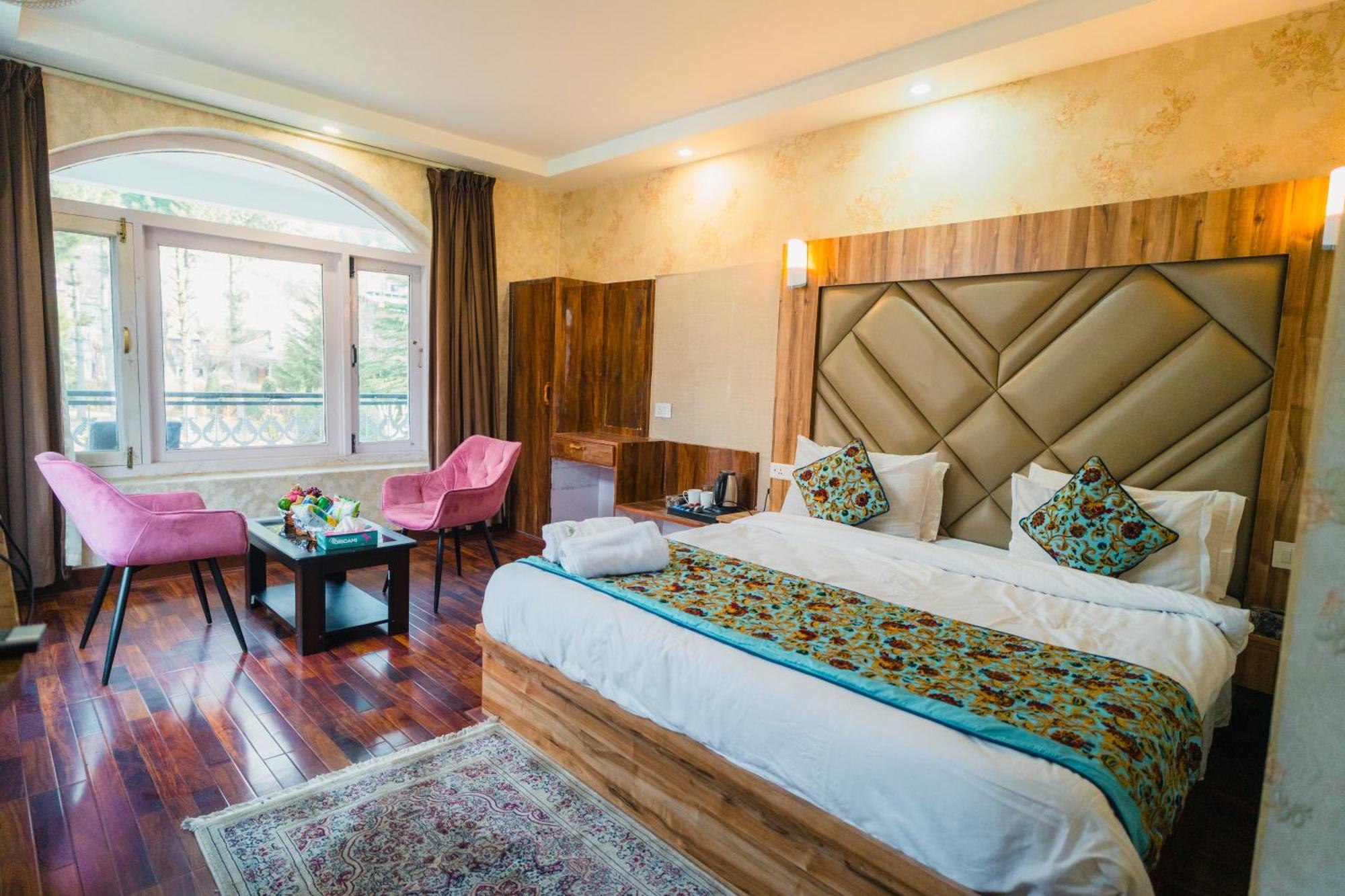 Deluxe King Room