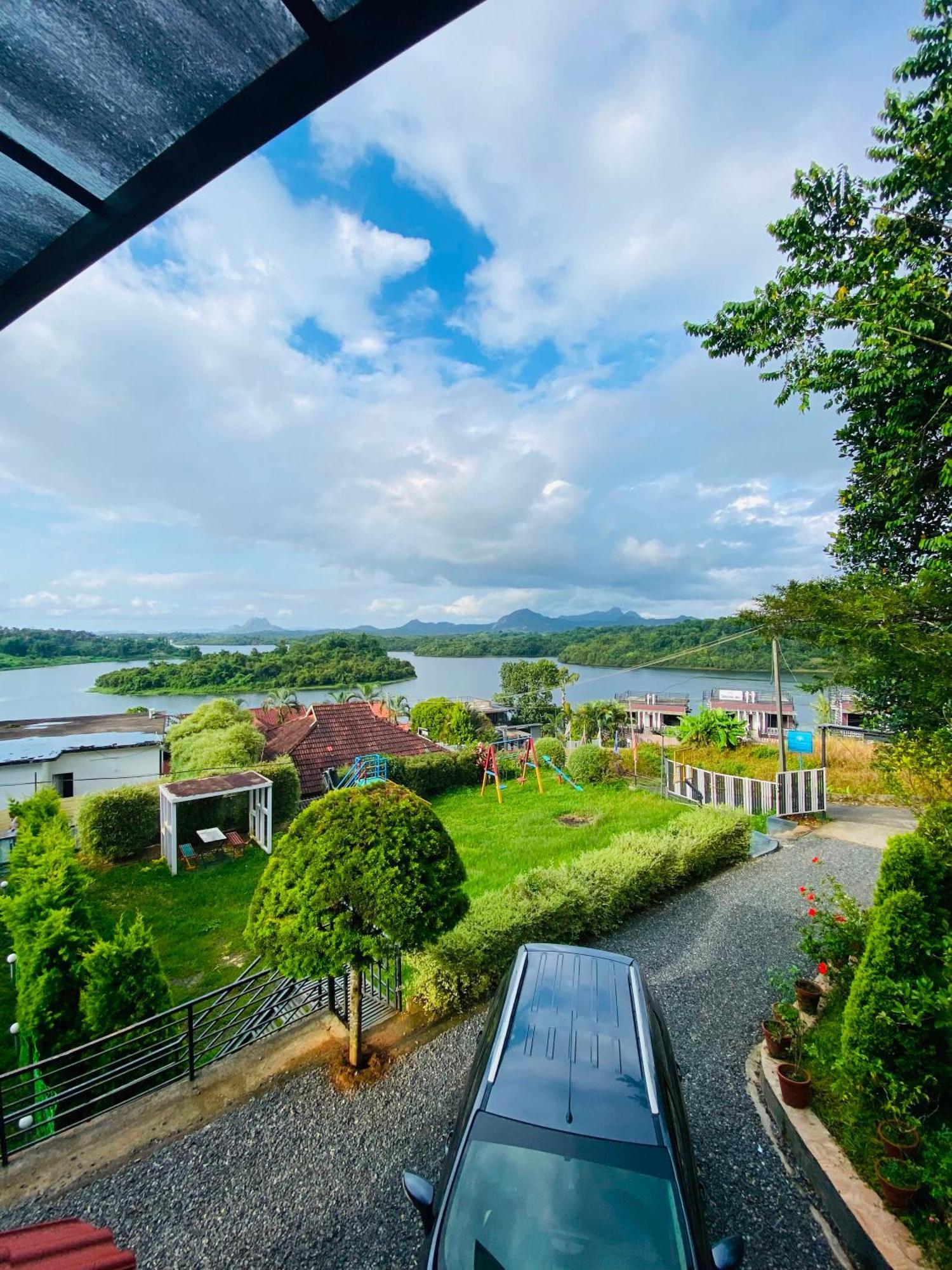 Family Room Lake View