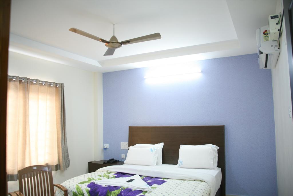 Standard Double Room Fan