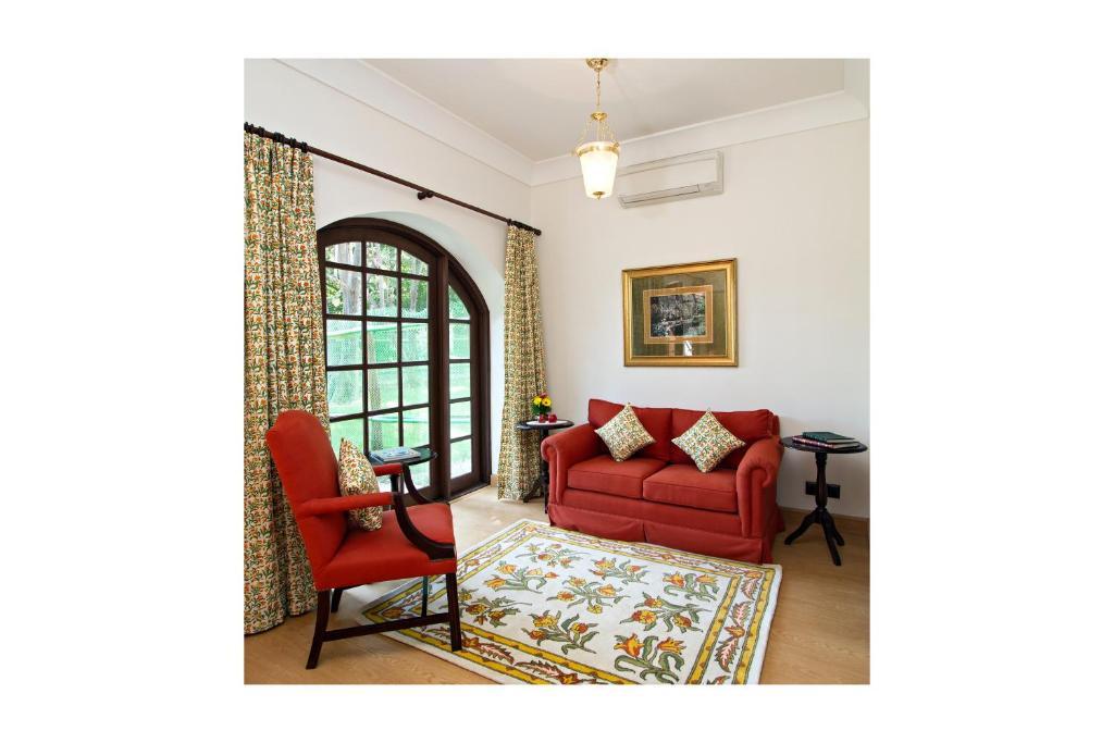 Signature Suite Twin Bed with Garden Sit-Out