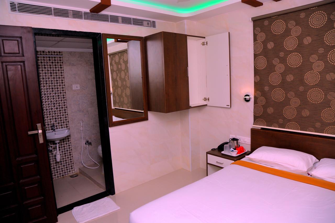 Deluxe Double Room INR 100 on Sightseeing Tour Linen Change Subject to Availability Guaranteed Early Check- or Late Check-out