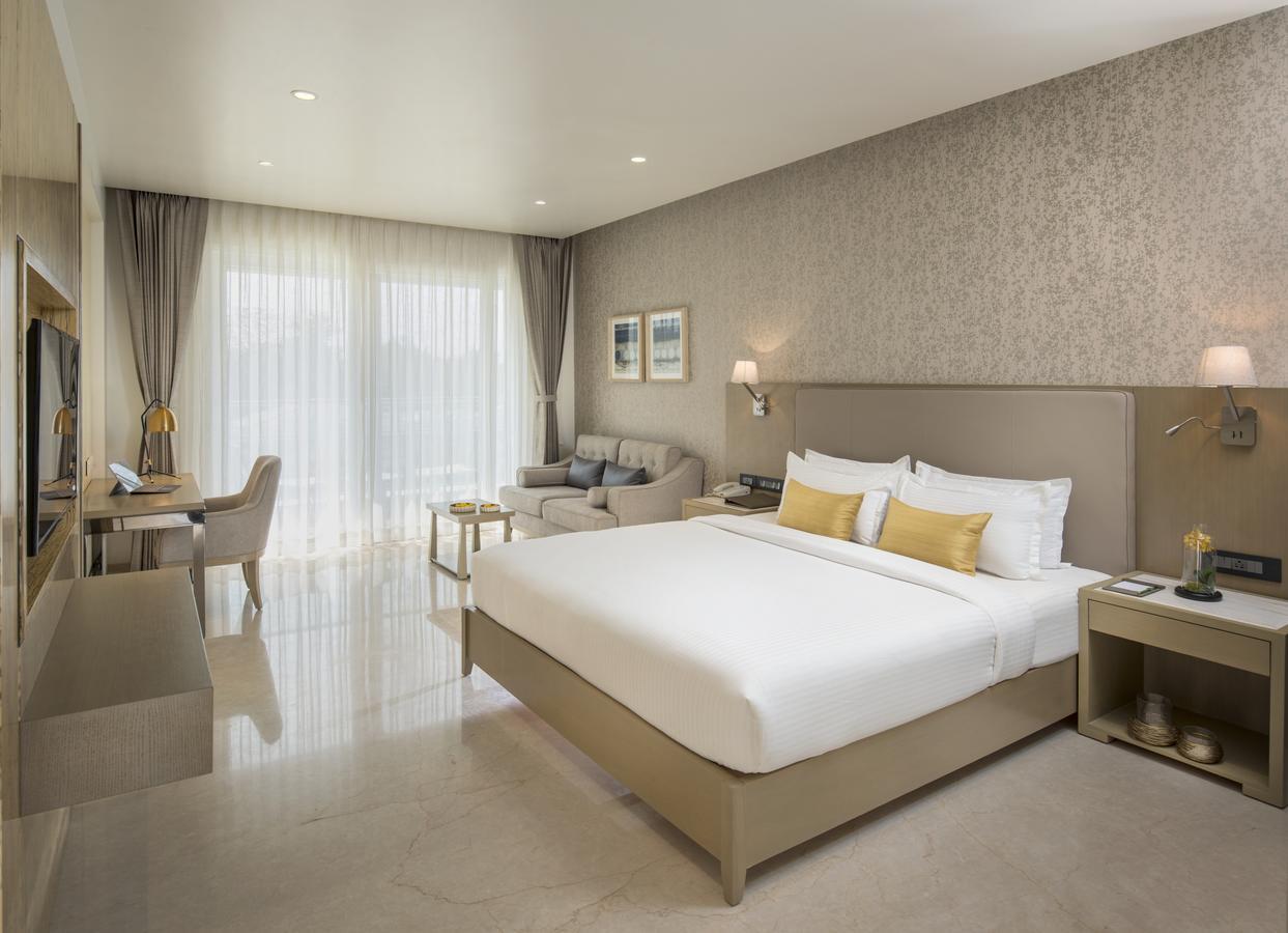 Executive Room - 15% off on Food and 20% off on Spa per stay,539985024:JPEG