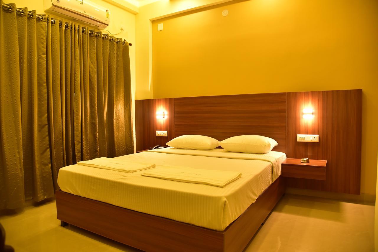 Deluxe Double Room,587902326:JPEG