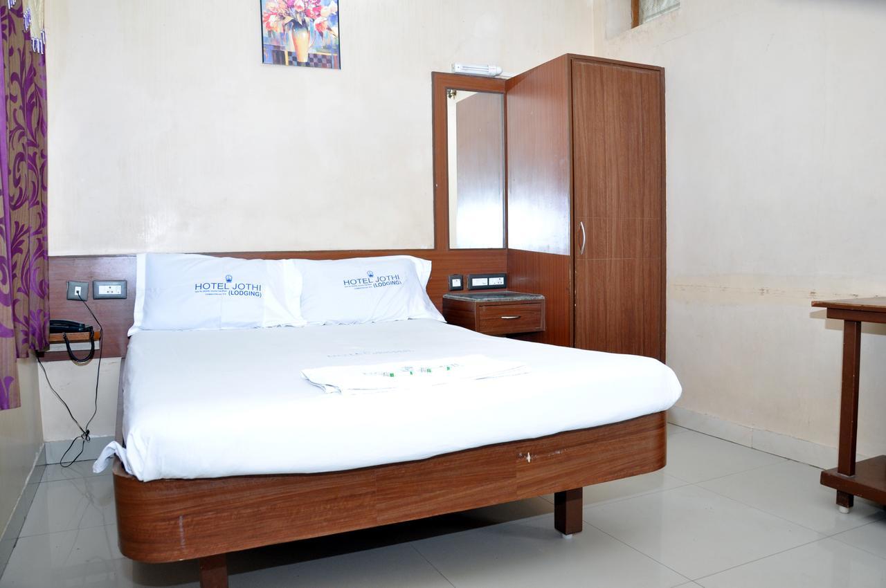 Deluxe Double Room,779841102:JPEG