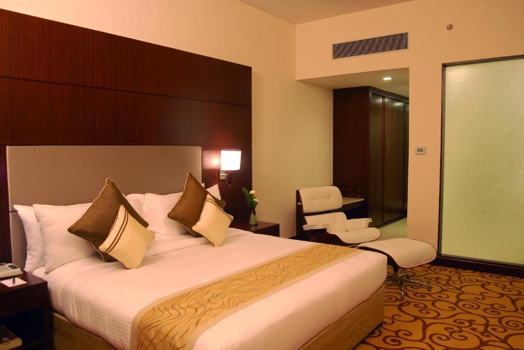 Superior Room -  20% off on session of Spa, Enjoy Happy Hours with 1+1 offer on Alcoholic Beverages, 20% Off on Laundry service
