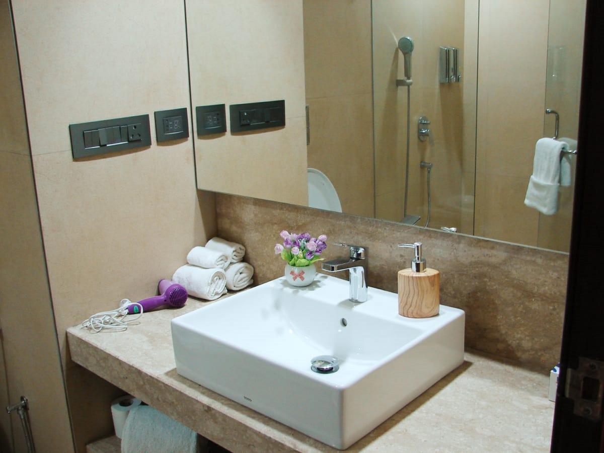 Deluxe King Room,634523421:JPEG