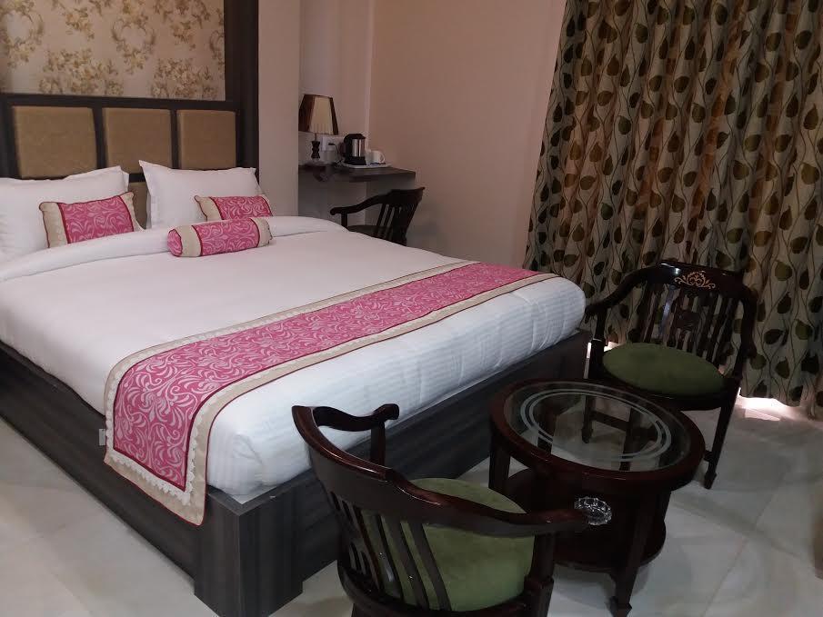 Deluxe Double Room (Free early check in at 8am),636462159:JPEG