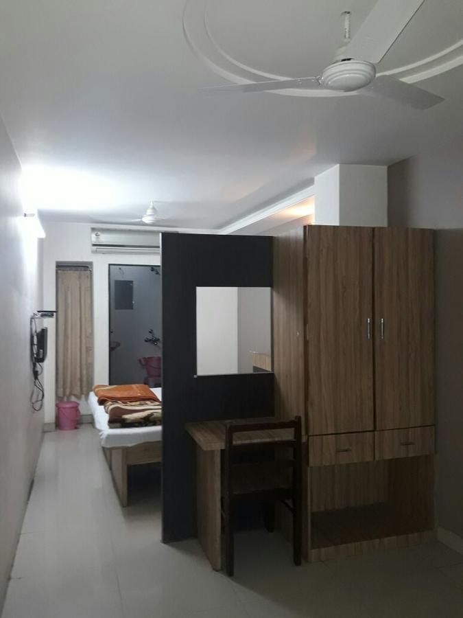 Family Room Bathroom AC
