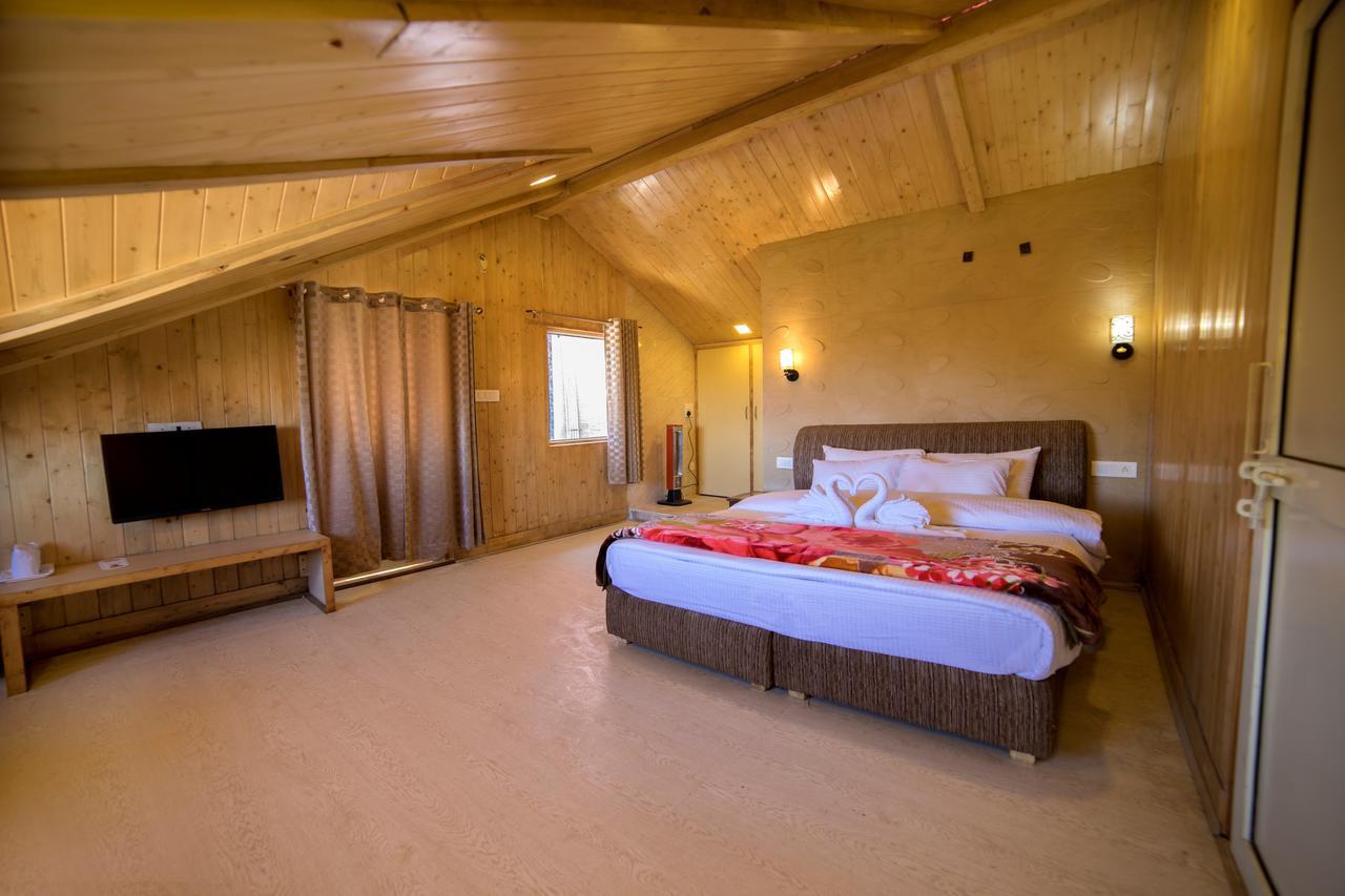 Deluxe Room,638893227:JPEG