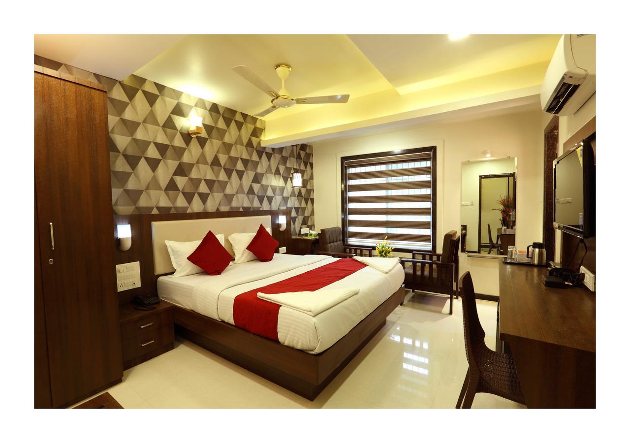 Executive Room,640389846:JPEG