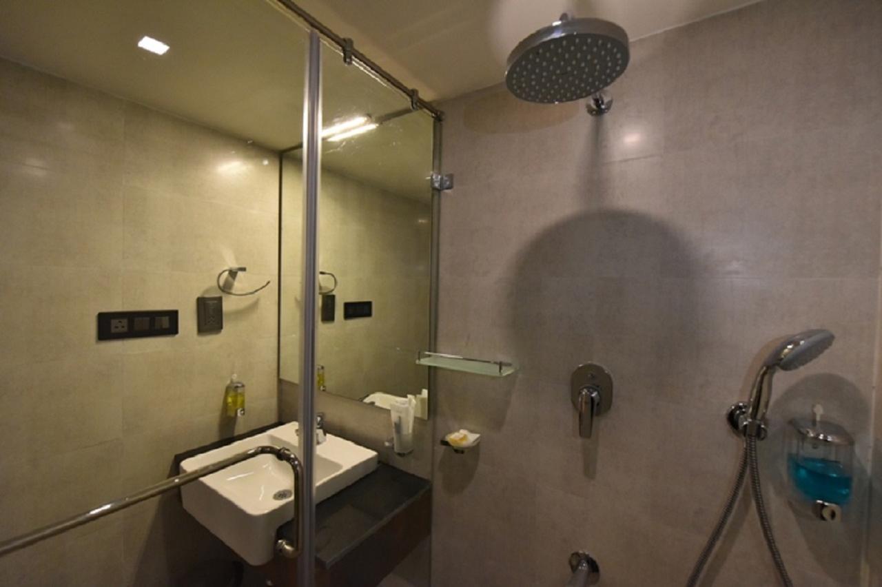 Classic Twin Room Enjoy on Evening Cocktails Early Check upto 2 hours subject to availability Early Check upto 2 hours subject to availability
