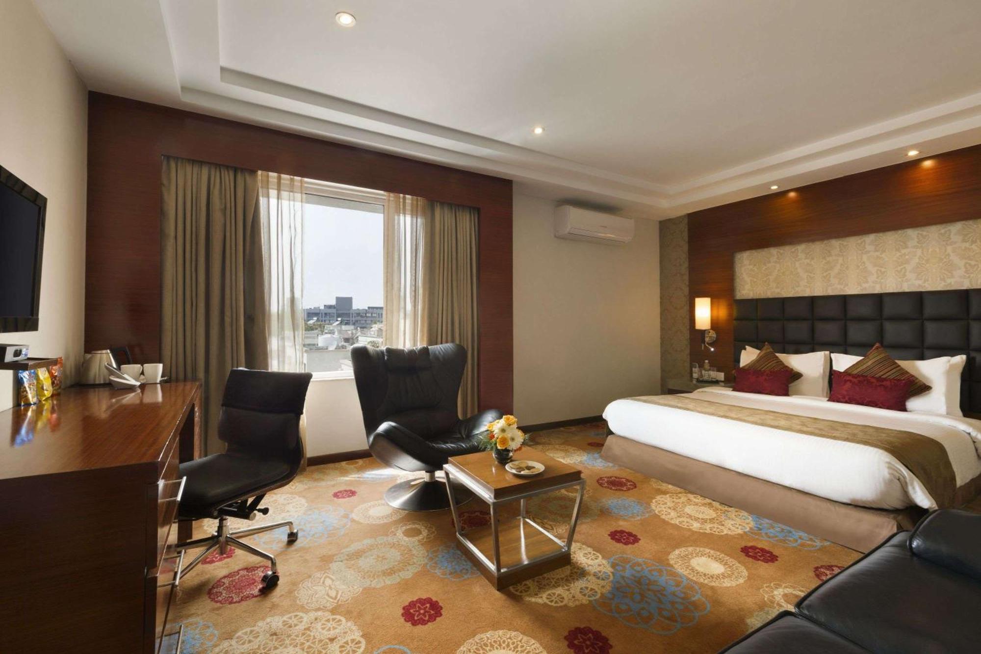 King Room - Mobility Access/Non-Smoking,1278343762:JPEG