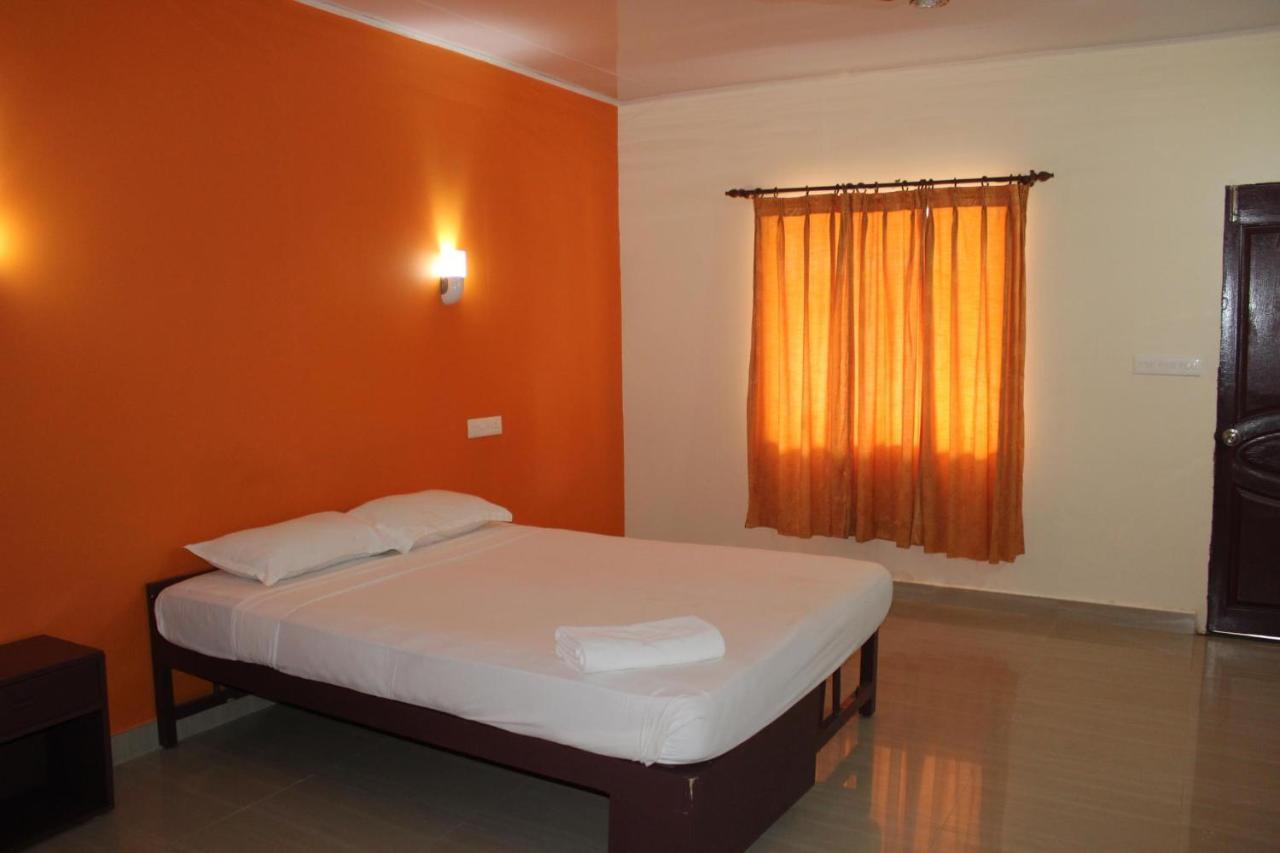 Deluxe Double or Twin Room with Pool View