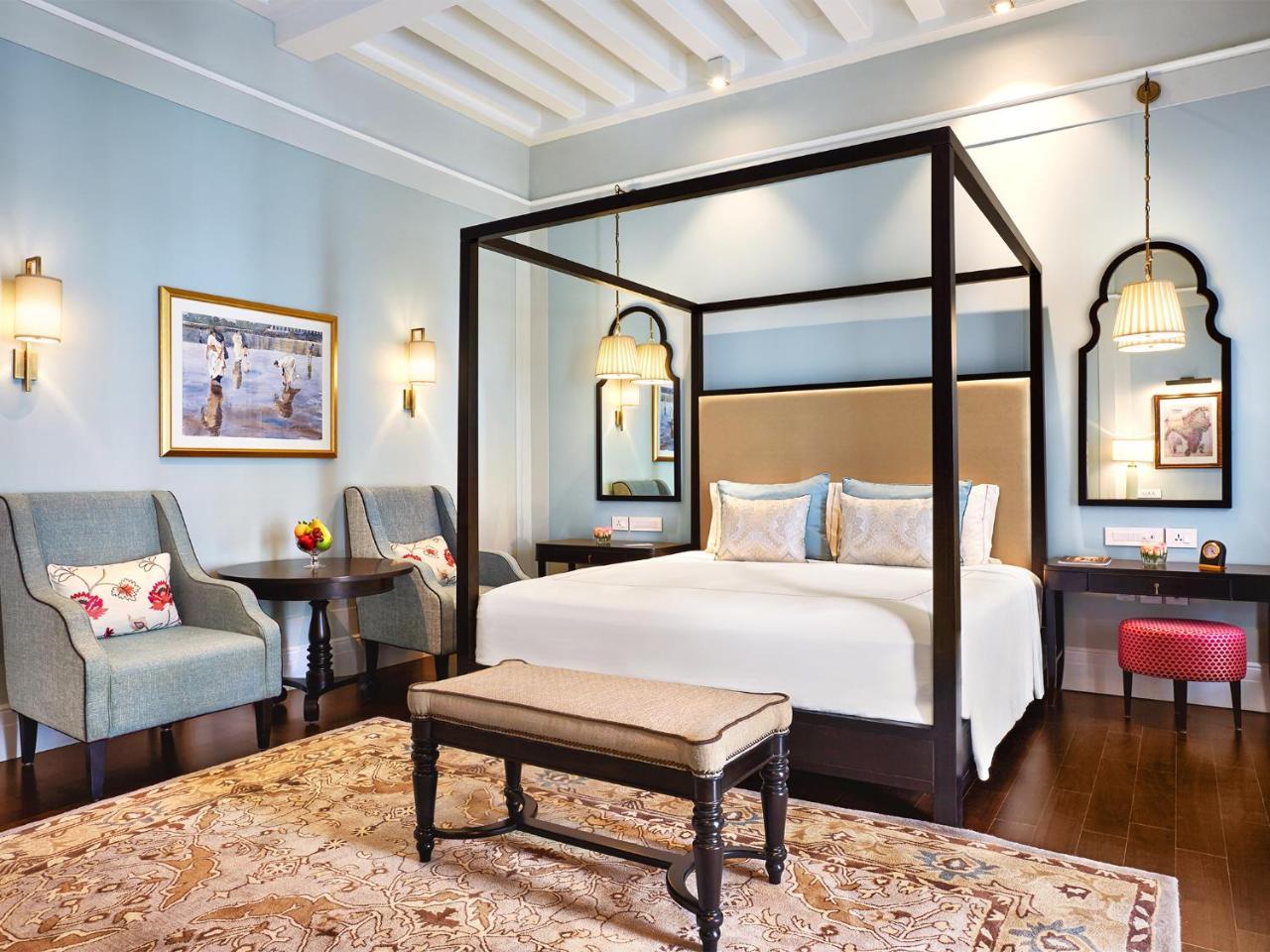 Colonial Room With One way Airport Transfer and More,727439521:JPEG
