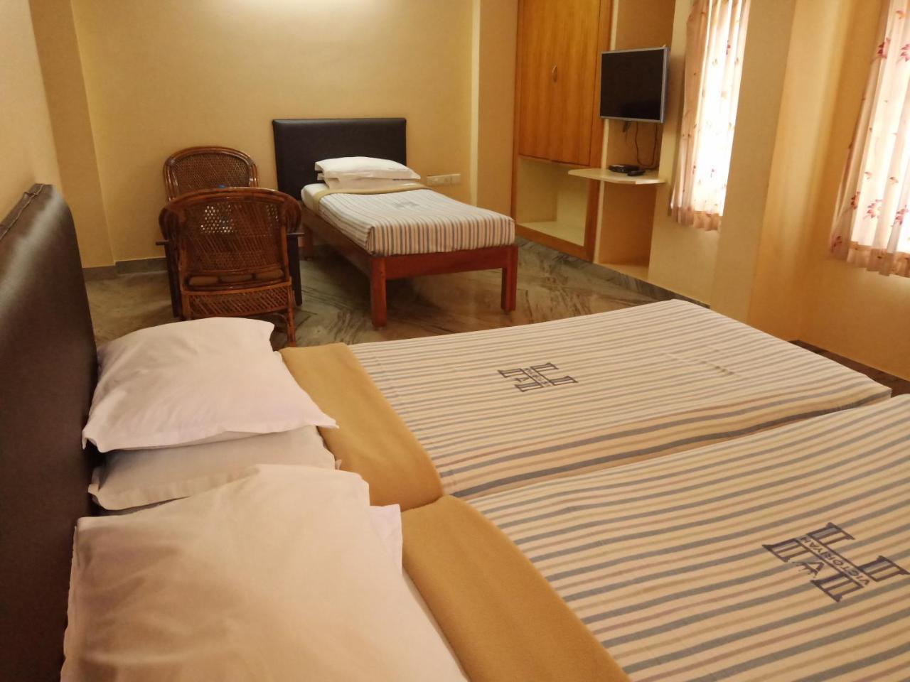 Comfort Triple Room