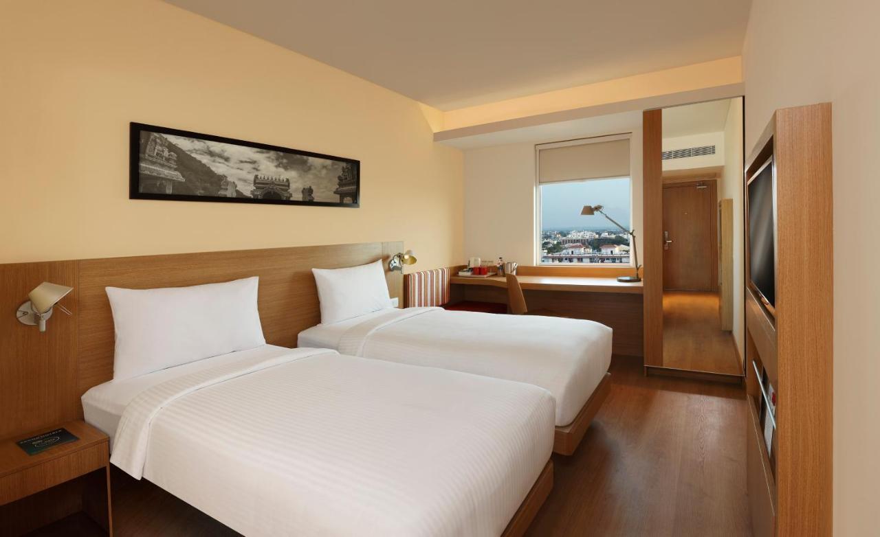 Standard Room with 1 Queen Bed,908683666:JPEG