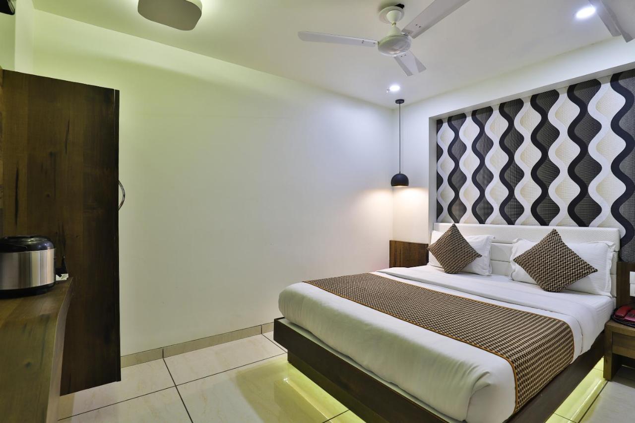 Deluxe Room,749968439:JPEG