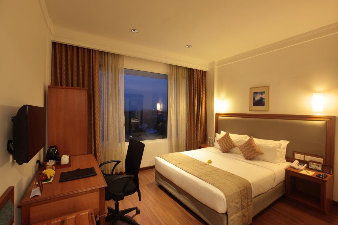 Superior Pool View Room