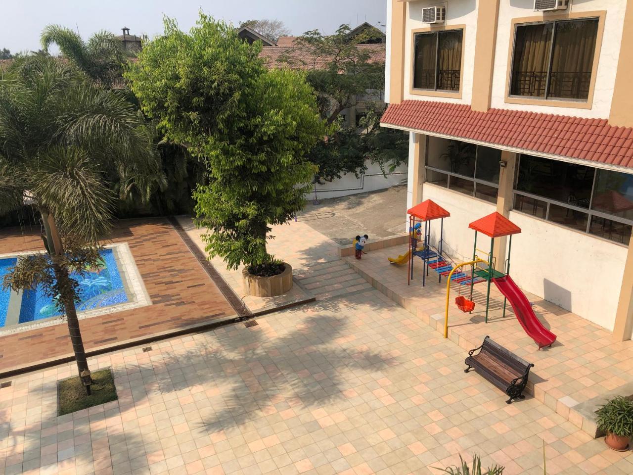 Twin Room Pool View