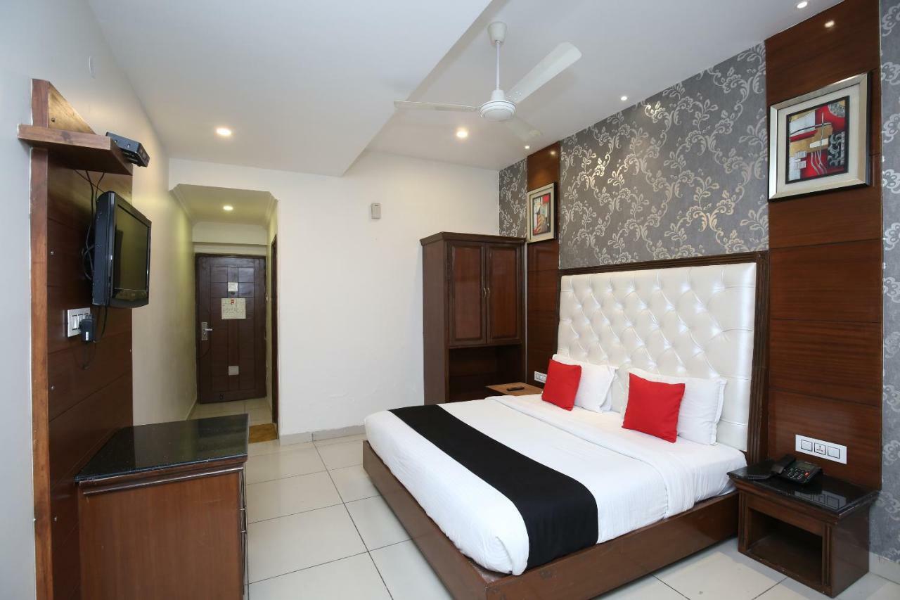 Deluxe Double or Twin Room,779597364:JPEG