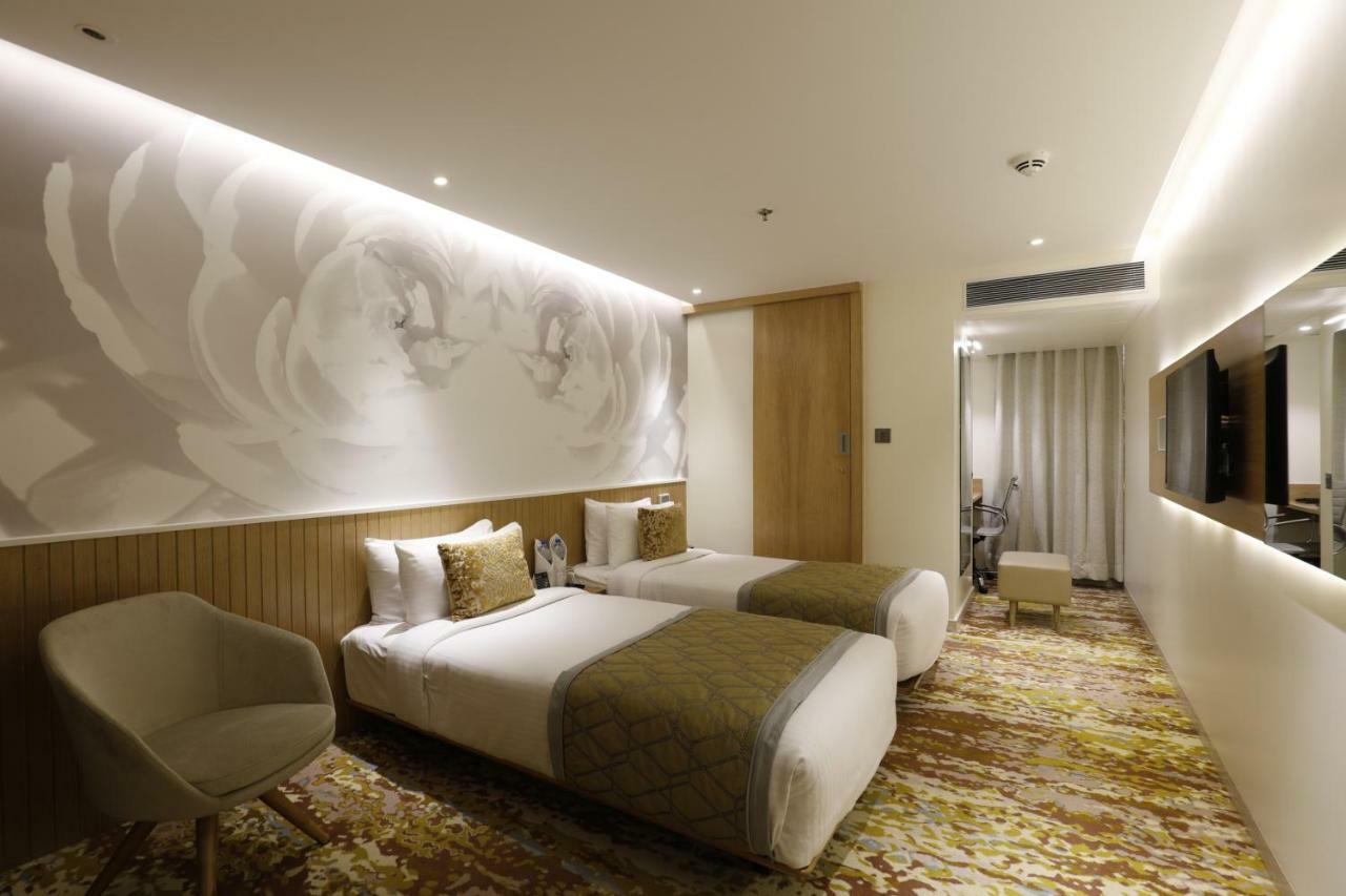 Deluxe Room King Bed,785876607:JPEG