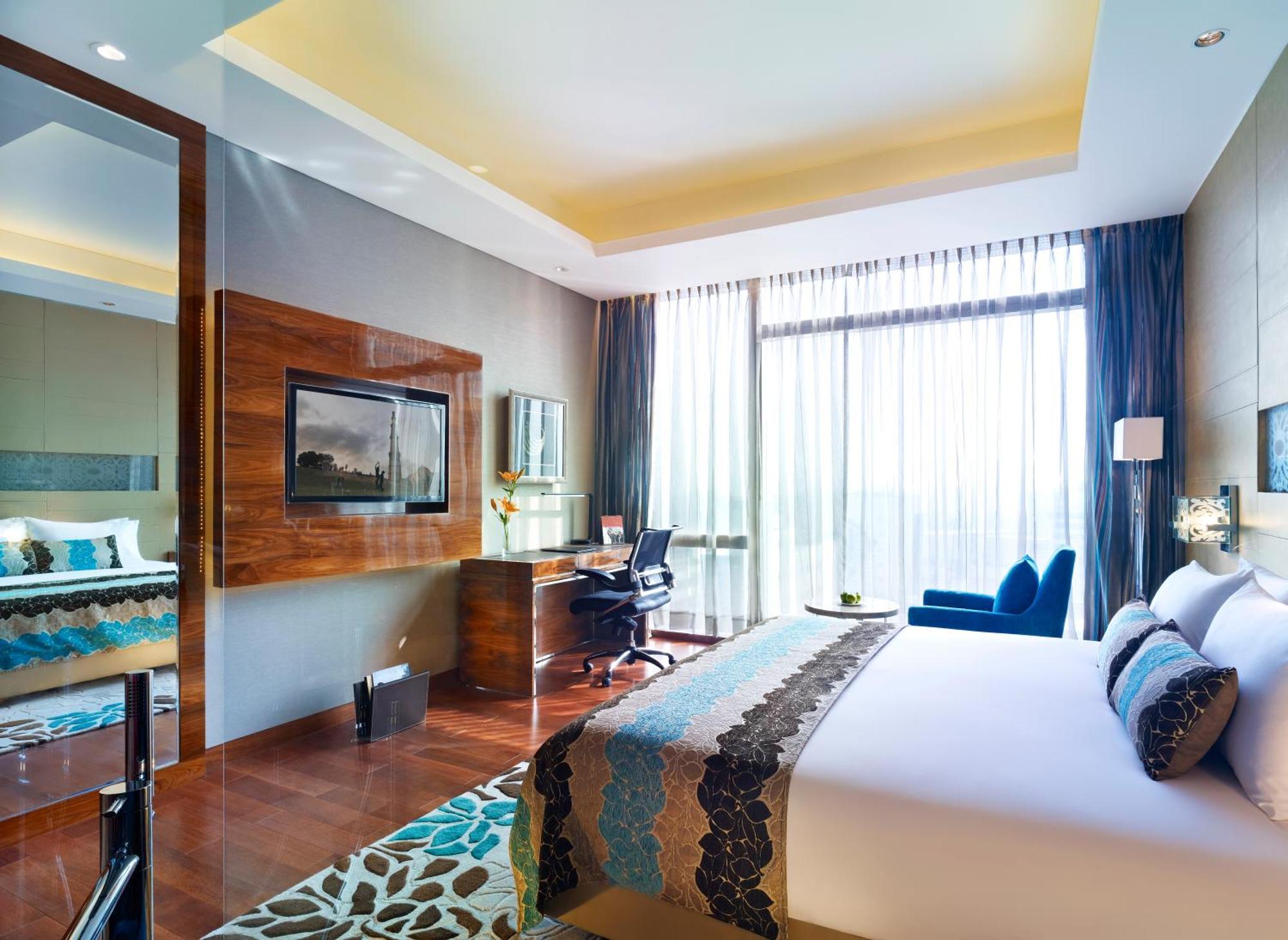 Taj Club Room One way airport transfer Butler service on request 02 Pcs of Ironing per disc on FNSBSPA & transportation Cocktail Hours Club Lounge from 1800 hrs to 2000 hrs 2 hours of boardroom usage per subject to availab,207255817:JPEG
