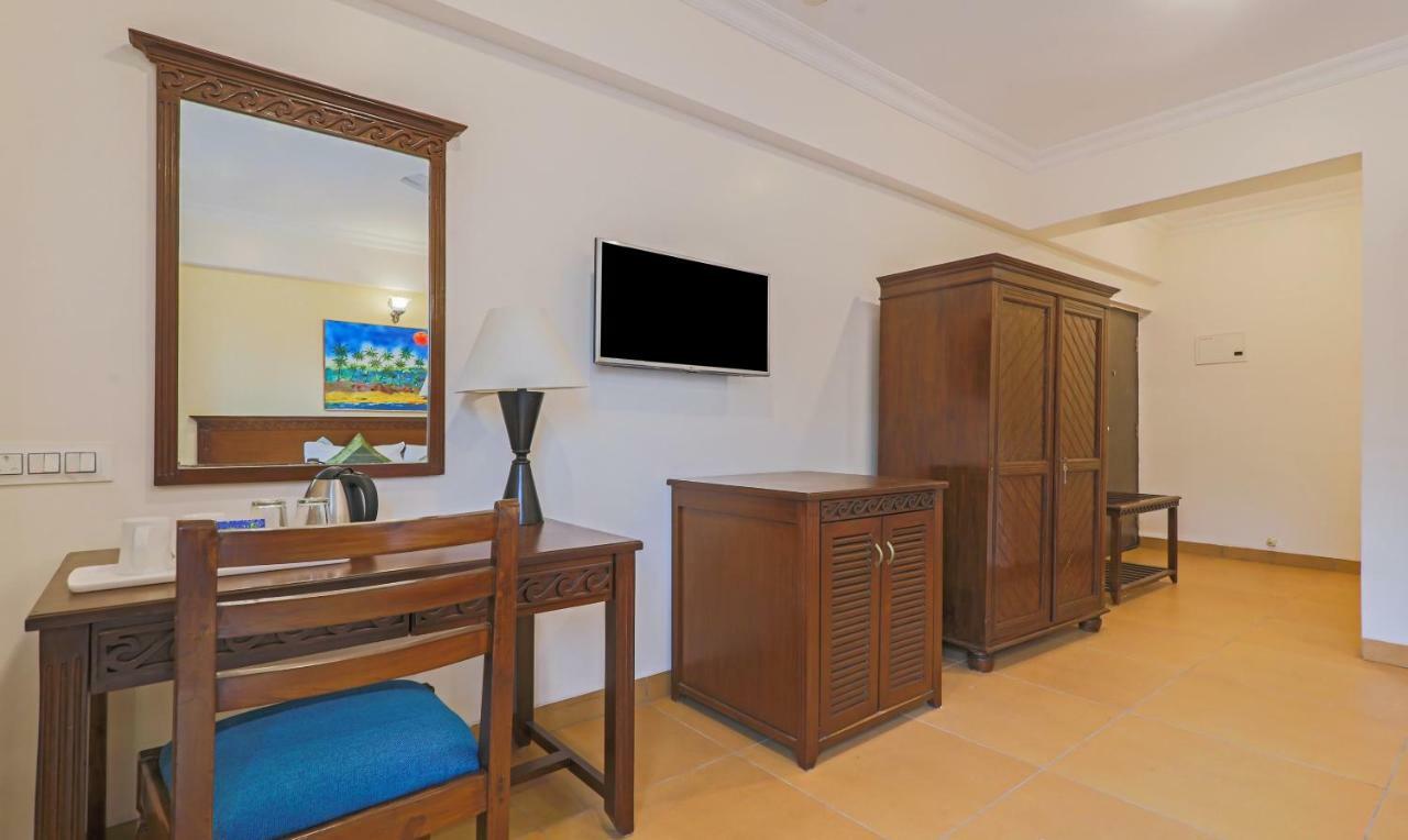 Standard Room With Balcony & Pool View,911535013:JPEG