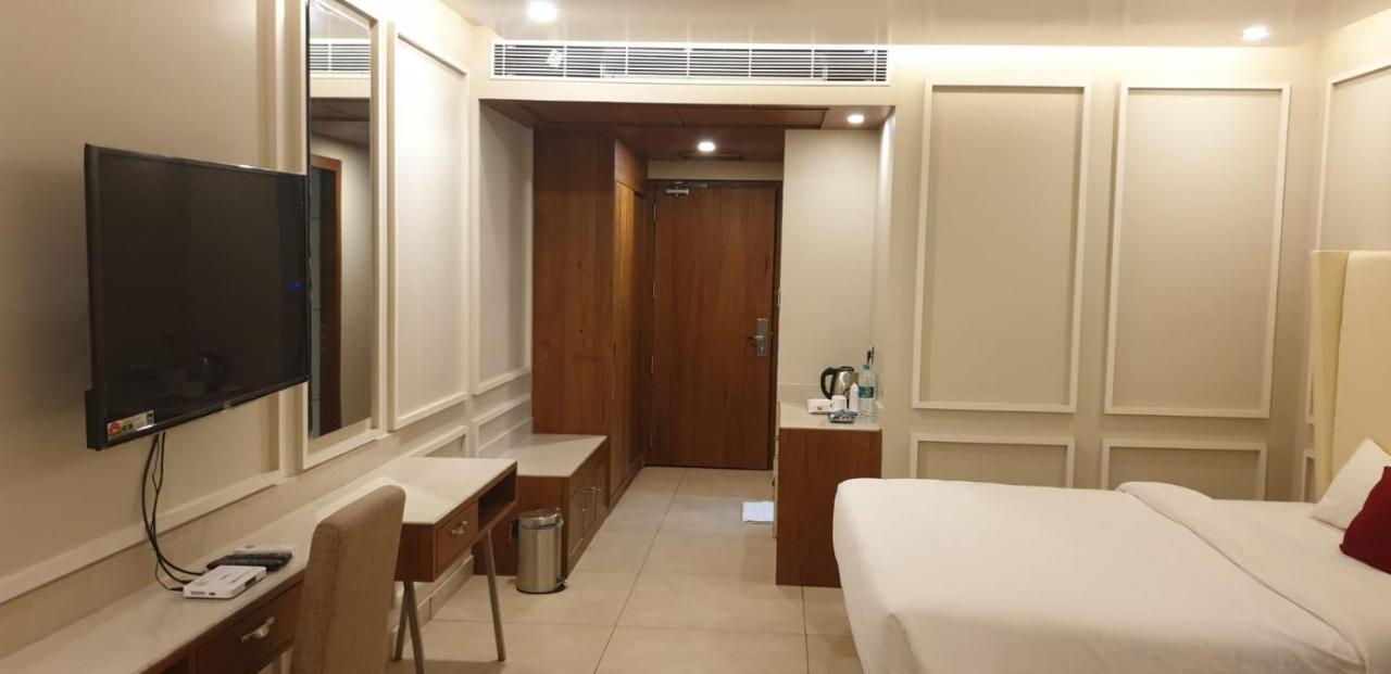 Standard Double or Twin Room Balcony