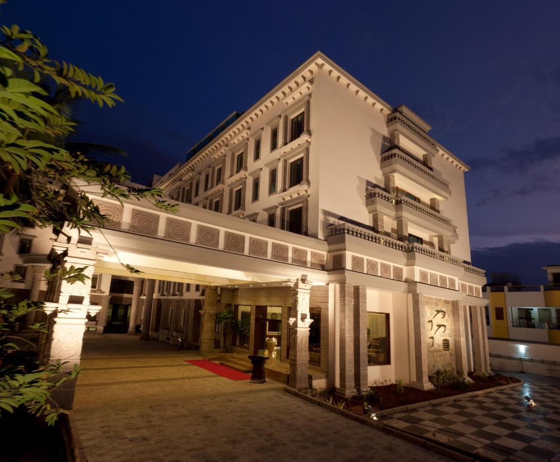 Day Use Room - Executive Room (Check in at 9 AM and Check out at 6 PM - Same Day),1742759234:JPEG