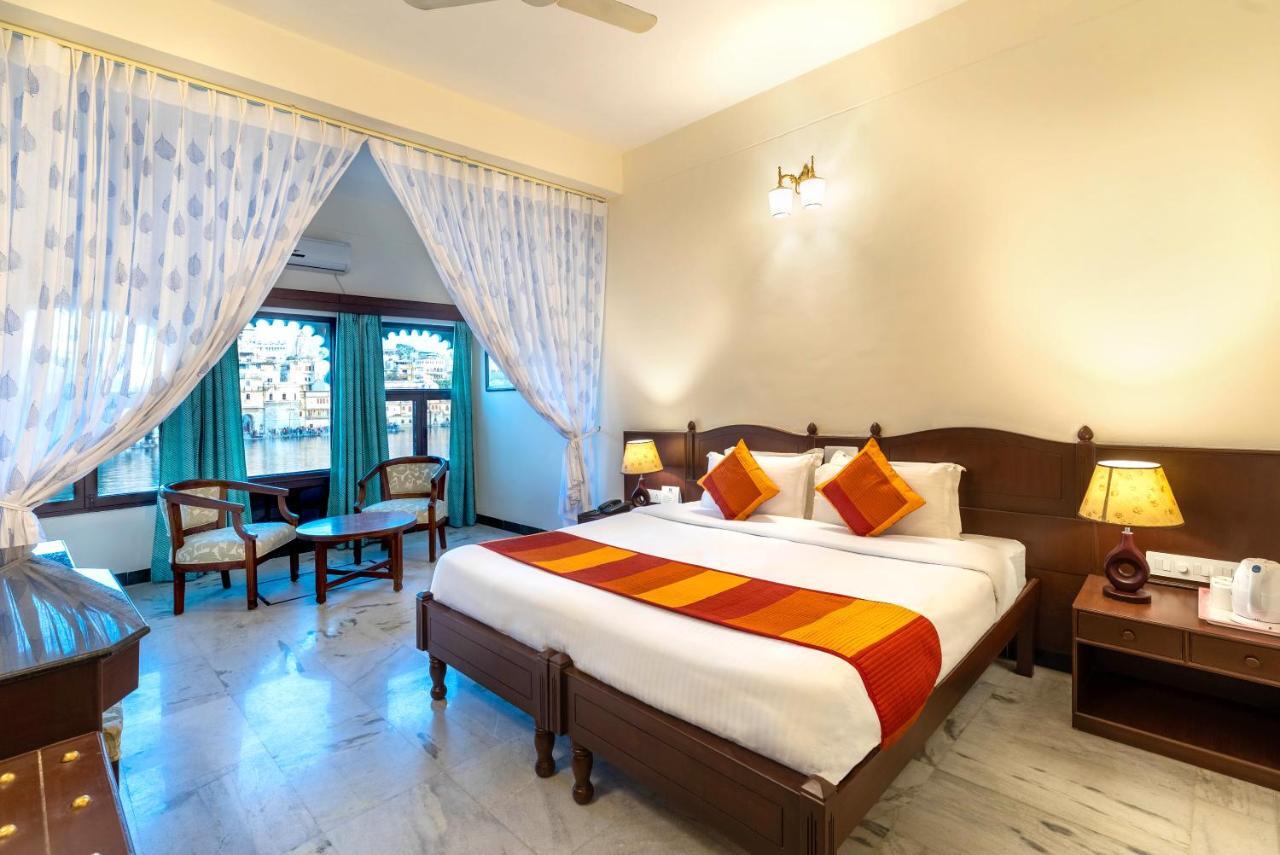 Superior Double or Twin Room with Lake View,943029868:JPEG