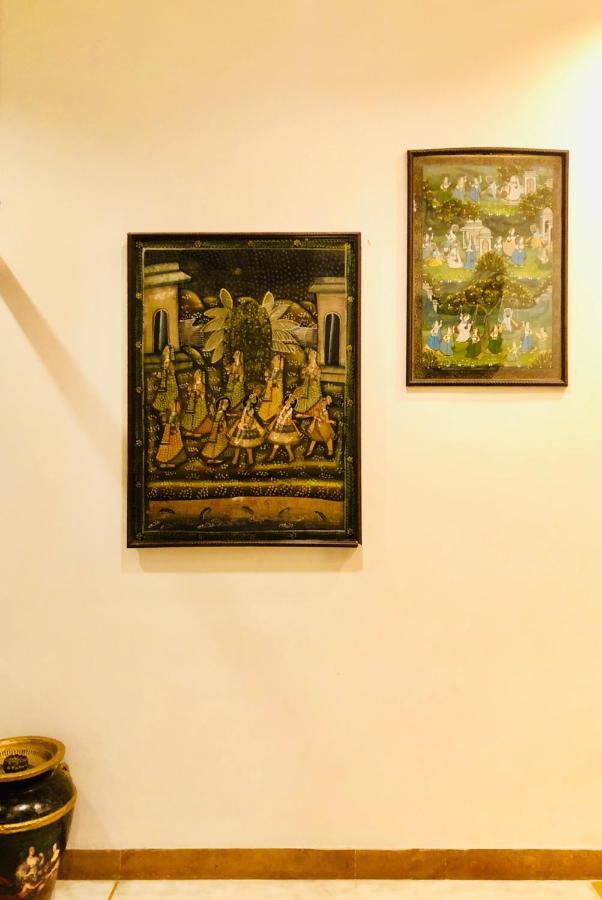 Deluxe Queen Suite