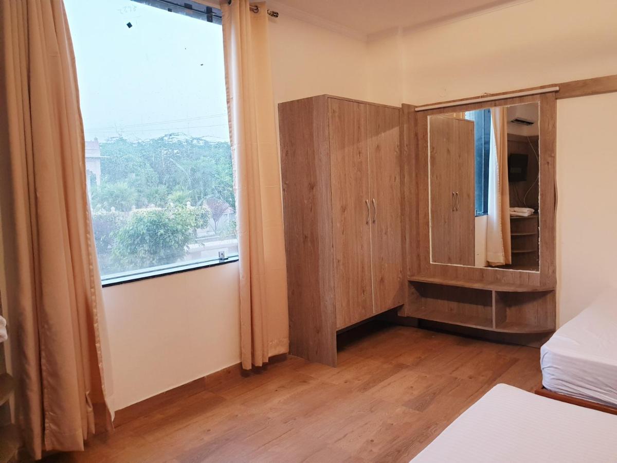 Standard Family Room,958958353:JPEG