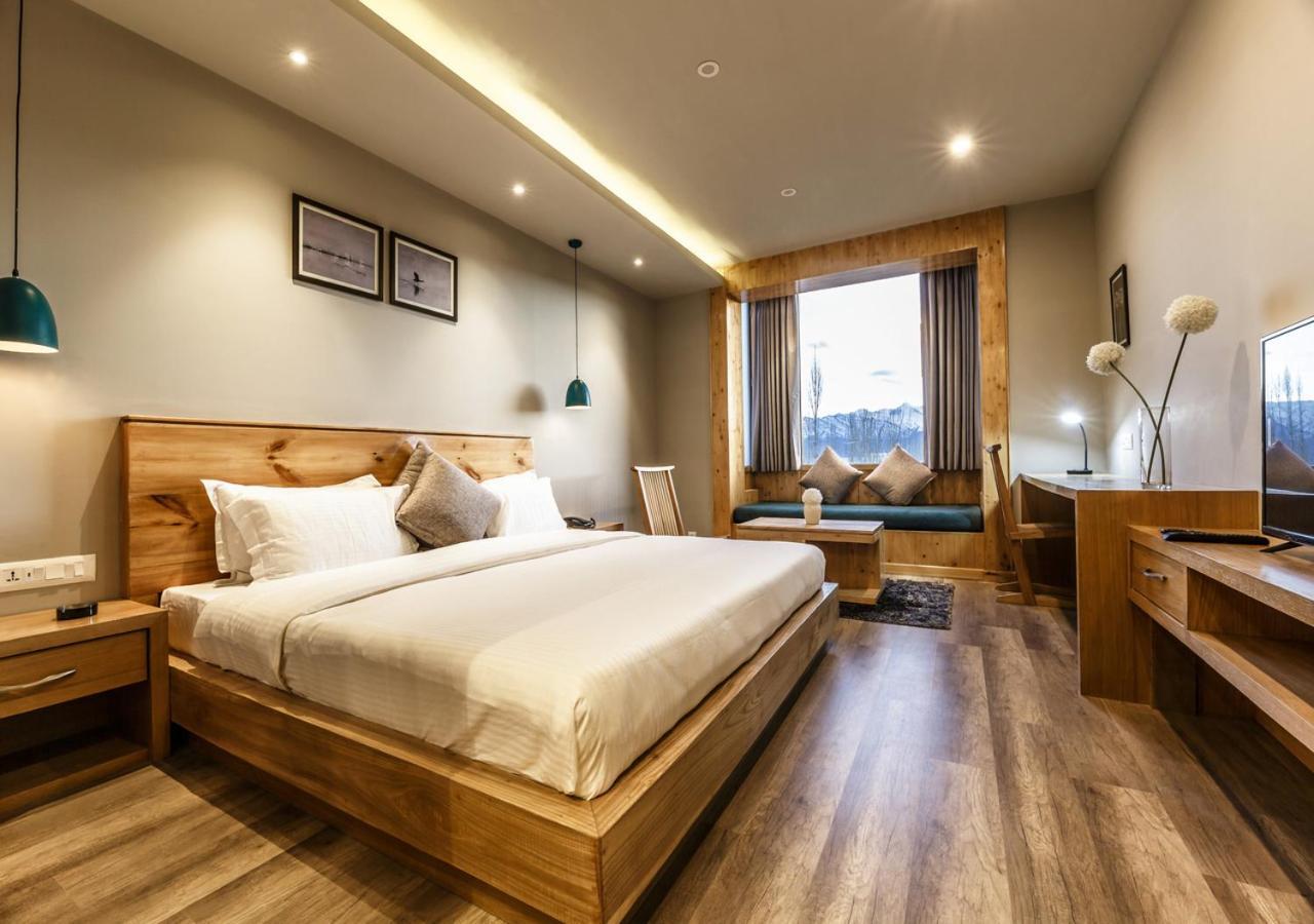 Deluxe King Suite