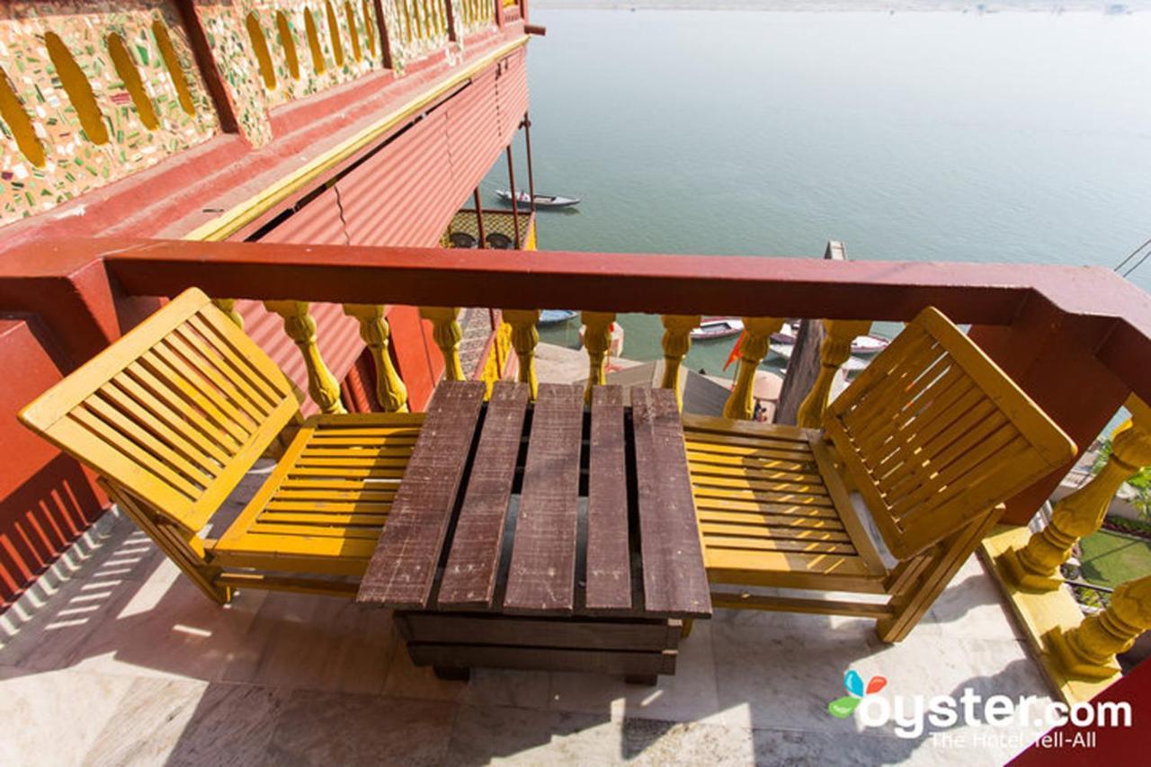 Deluxe Double Deluxe Room with Ganga View and Balcony