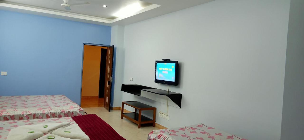 Deluxe Family Room