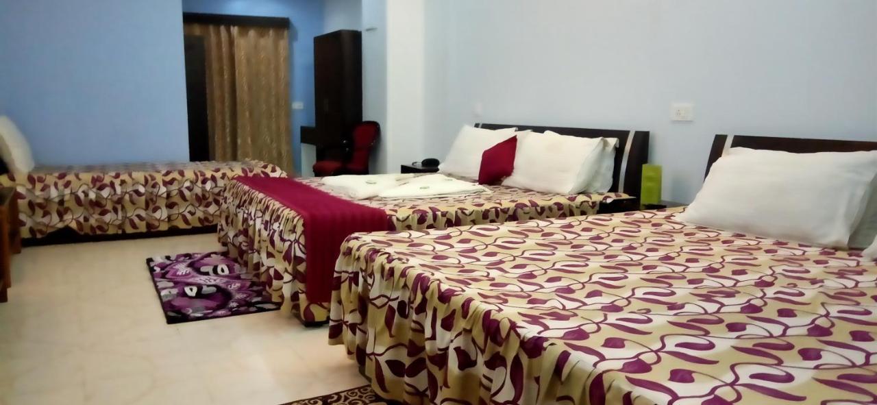 Deluxe Family Room