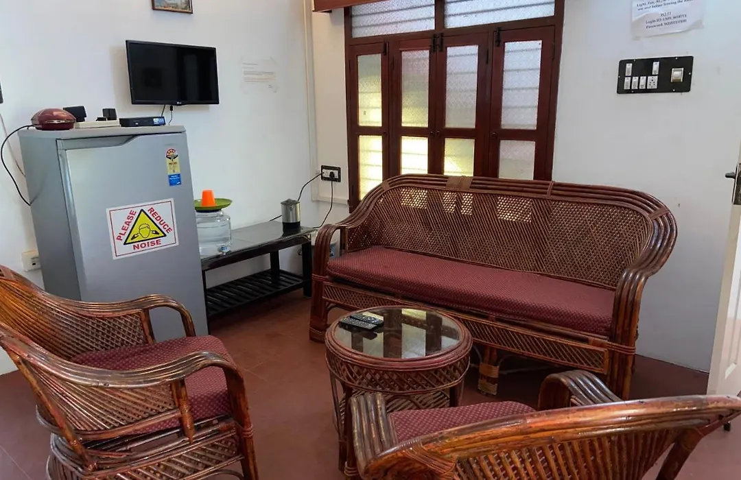 White Villa Guest House Pondicherry-1