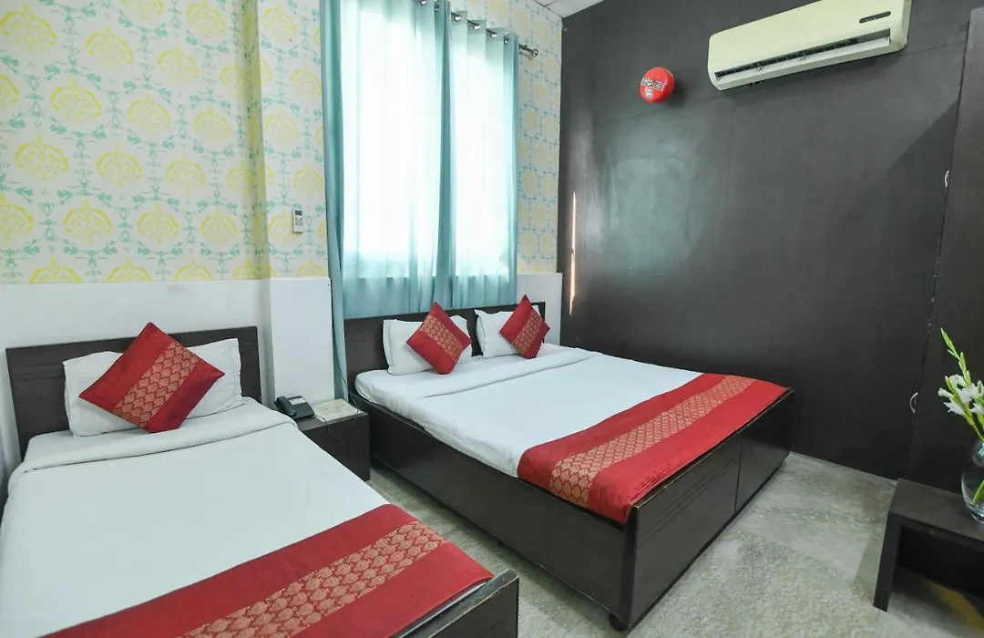Hotel Raya Inn-1