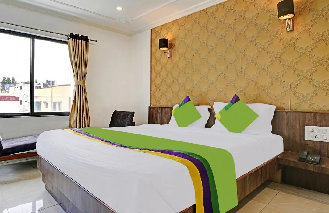 Hotel Varsha Palace-1