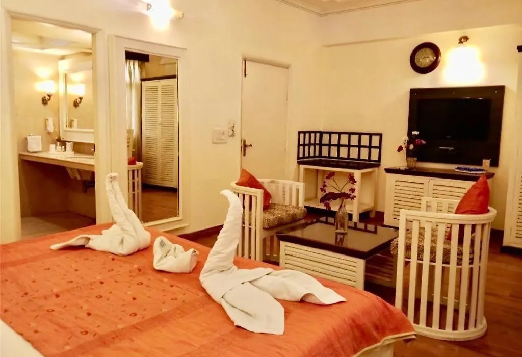 Hotel Glitz-1