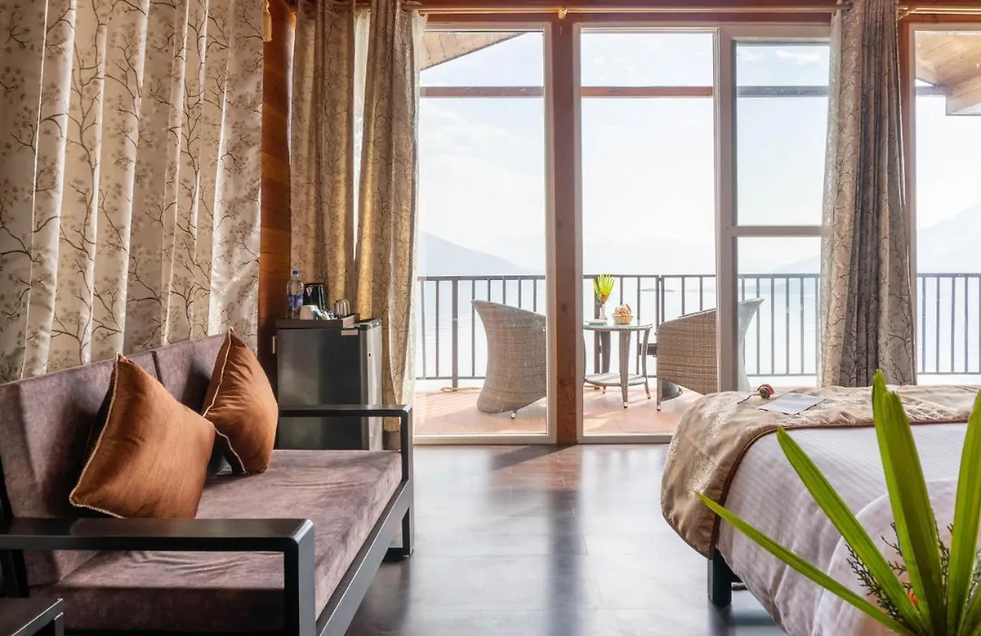 Le Roi Floating Huts & Eco Rooms Tehri-1