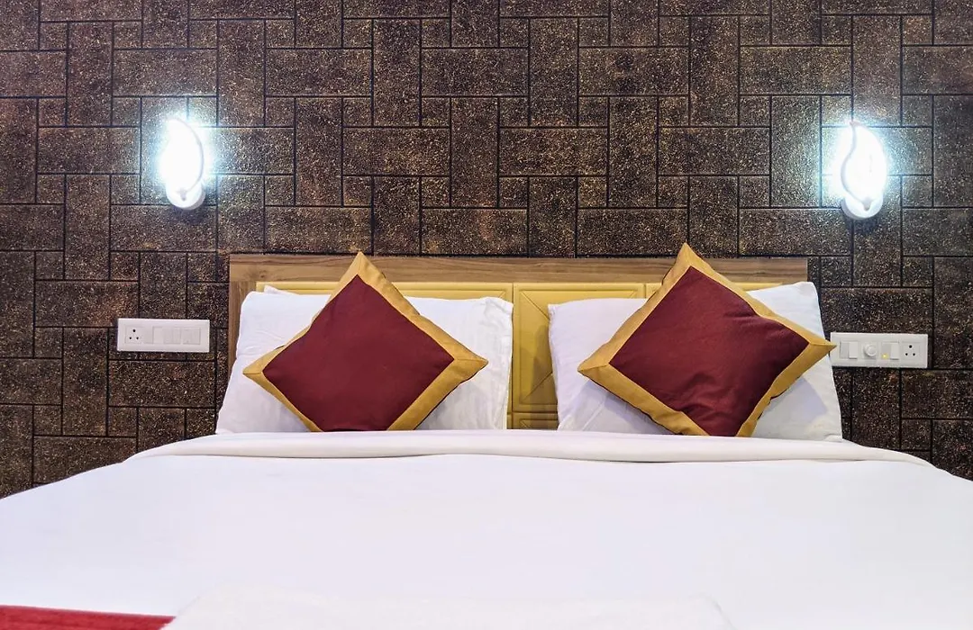 Hotel Feathers-1